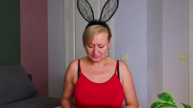 Snapshot of JessyMor chatting on 11-13-25, 04:28 JessyMor online show from 11-13-25, 04:28