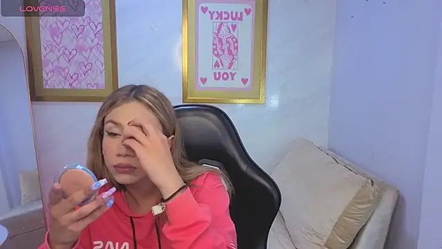 Evy Luxx v online show from 04-22-26, 03:42