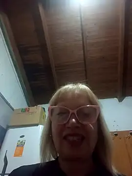SexyMilf1211 online show from 05-05-26, 12:18