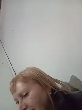 SexyMilf1211 online show from 06-01-26, 10:50
