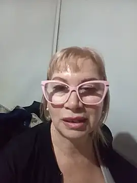 SexyMilf1211 online show from 06-18-26, 01:04