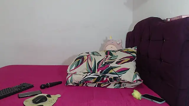 Snapshot of Salma_G1 chatting on 07-13-26, 02:53 Salma G1 online show from 07-13-26, 02:53
