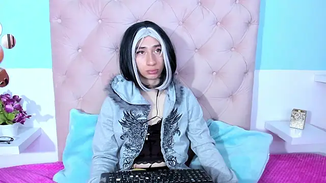 Snapshot of Charlothe_7 chatting on 11-22-25, 03:38 Charlothe 7 online show from 11-22-25, 03:38