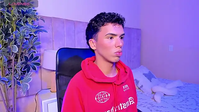 Snapshot of Seab_trooy chatting on 11-15-25, 04:32 Seab trooy online show from 11-15-25, 04:32