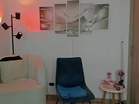 haileyflorez  online show from 02-08-26, 06:22