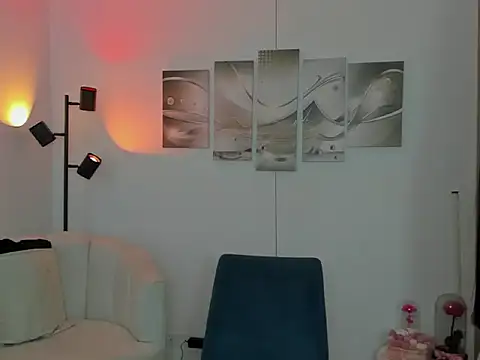 haileyflorez  online show from 02-10-26, 04:55