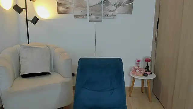 haileyflorez  online show from 04-17-26, 02:20