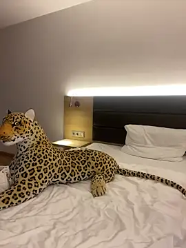 Hannah-2007 online show from 04-27-26, 05:44