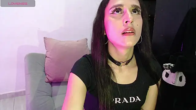 Isabella Hillss online show from 07-17-26, 01:34