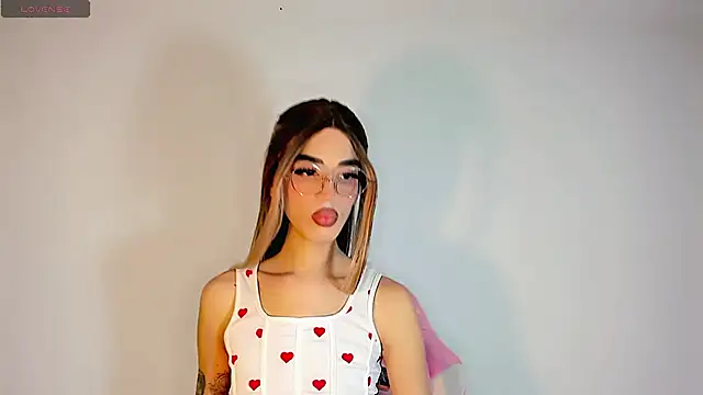 Snapshot of LeslieAmor1 chatting on 11-19-25, 09:20 LeslieAmor1 online show from 11-19-25, 09:20