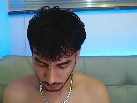 Snapshot of Brunicci chatting on 11-26-25, 09:32 Brunicci online show from 11-26-25, 09:32