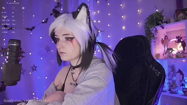 Snapshot of vronnier chatting on 02-11-26, 03:17 vronnier online show from 02-11-26, 03:17