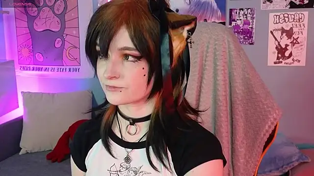 Snapshot of vronnier chatting on 04-14-26, 03:18 vronnier online show from 04-14-26, 03:18