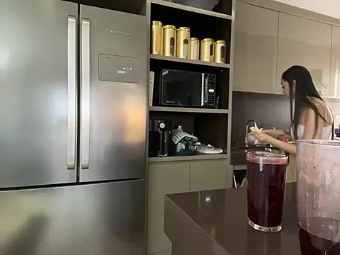 Snapshot of BelleRune chatting on 02-14-25, 12:47 BelleRune online show from 02-14-25, 12:47