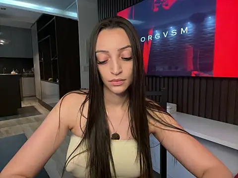 Snapshot of BelleRune chatting on 02-15-25, 10:21 BelleRune online show from 02-15-25, 10:21