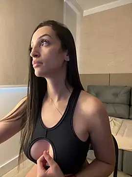 Snapshot of BelleRune chatting on 03-01-25, 02:34 BelleRune online show from 03-01-25, 02:34