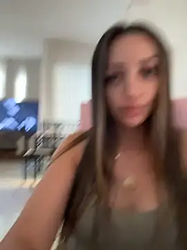 Snapshot of BelleRune chatting on 10-08-25, 09:40 BelleRune online show from 10-08-25, 09:40