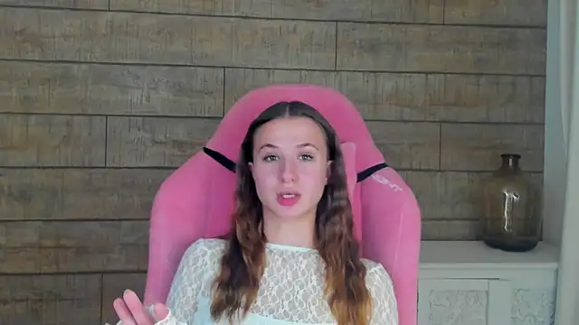 Snapshot of KristinaBellini chatting on 11-29-25, 05:16 KristinaBellini online show from 11-29-25, 05:16