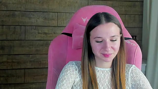 Snapshot of KristinaBellini chatting on 12-01-25, 04:23 KristinaBellini online show from 12-01-25, 04:23