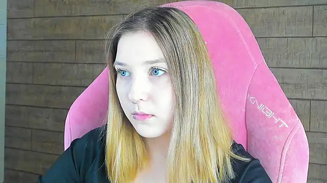 TinnaBurton online show from 03-18-26, 04:10