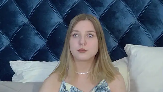 TinnaBurton online show from 04-19-26, 04:06