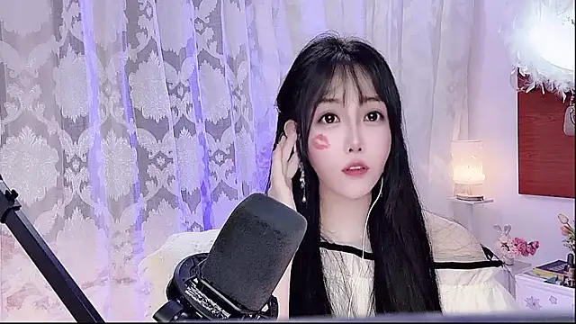Laura 520 online show from 05-23-26, 12:20