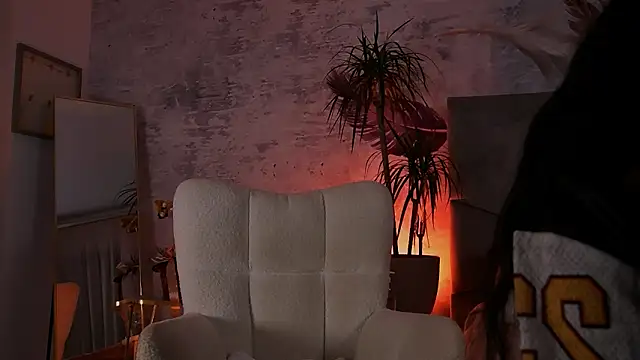 Snapshot of BriannaXmoon chatting on 02-17-26, 08:26 BriannaXmoon online show from 02-17-26, 08:26