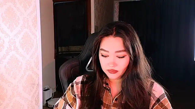 Snapshot of Emma_Uilson chatting on 12-01-25, 02:27 Emma Uilson online show from 12-01-25, 02:27