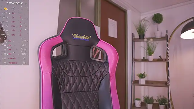 Snapshot of Enola_Holmes_ chatting on 11-24-25, 12:05 Enola Holmes online show from 11-24-25, 12:05