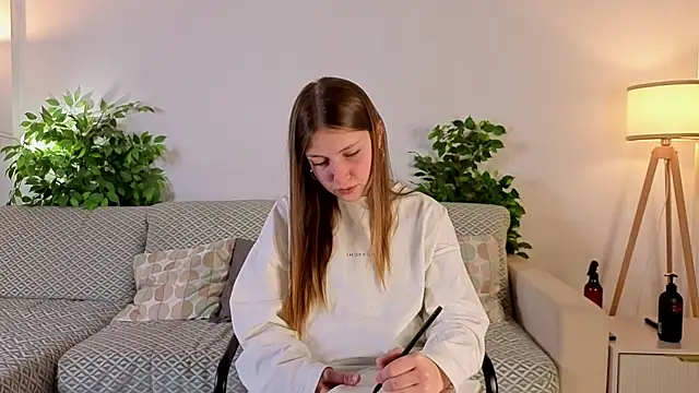 Snapshot of LesaFeldker chatting on 11-29-25, 01:19 LesaFeldker online show from 11-29-25, 01:19