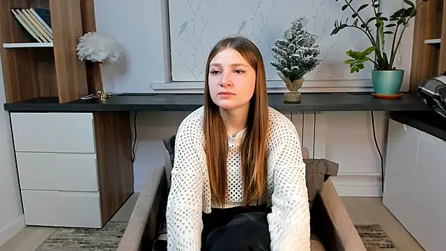 Snapshot of LesaFeldker chatting on 12-14-25, 01:11 LesaFeldker online show from 12-14-25, 01:11