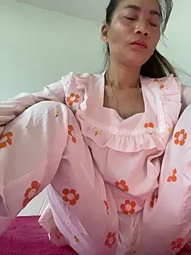 Snapshot of pitty_mymi chatting on 04-04-26, 11:02 pitty mymi online show from 04-04-26, 11:02