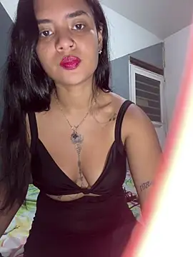 Snapshot of lizmy chatting on 12-04-25, 06:23 lizmy online show from 12-04-25, 06:23