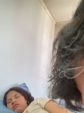 Snapshot of EmilyCm chatting on 11-14-25, 06:17 EmilyCm online show from 11-14-25, 06:17