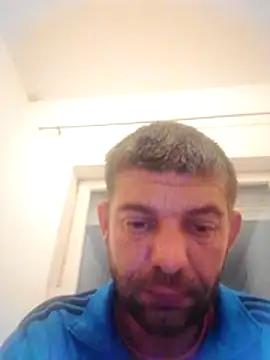 Snapshot of Motosz chatting on 11-16-25, 08:25 Motosz online show from 11-16-25, 08:25