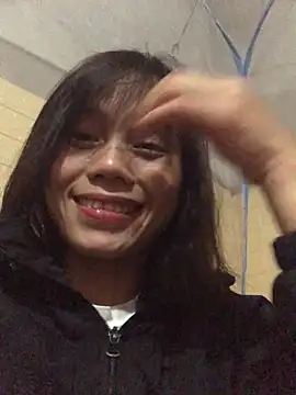 Snapshot of Trangbabylove chatting on 11-15-25, 01:18 Trangbabylove online show from 11-15-25, 01:18