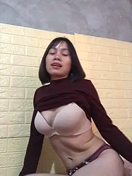 Snapshot of Trangbabylove chatting on 03-17-26, 05:11 Trangbabylove online show from 03-17-26, 05:11