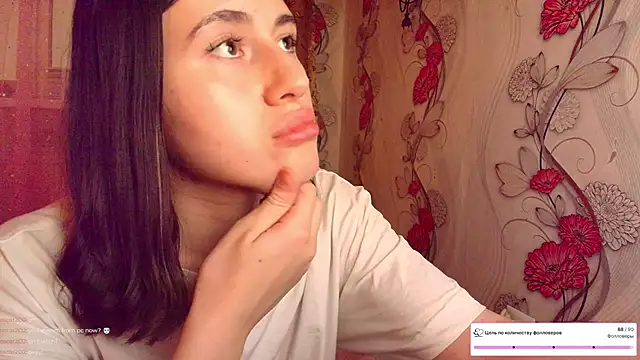 Snapshot of KristinaScott chatting on 12-15-25, 07:07 KristinaScott online show from 12-15-25, 07:07