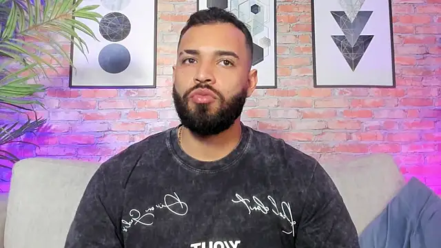 Snapshot of Chris_Varden chatting on 12-15-25, 07:07 Chris Varden online show from 12-15-25, 07:07