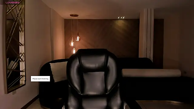 Snapshot of HaileyRoss_ chatting on 06-08-26, 11:10 HaileyRoss online show from 06-08-26, 11:10