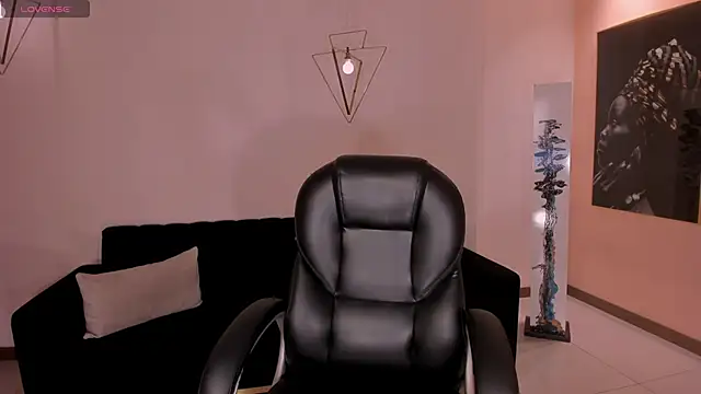 Snapshot of HaileyRoss_ chatting on 06-11-26, 11:58 HaileyRoss online show from 06-11-26, 11:58