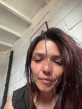 LaraDanverss online show from 11-16-25, 05:29