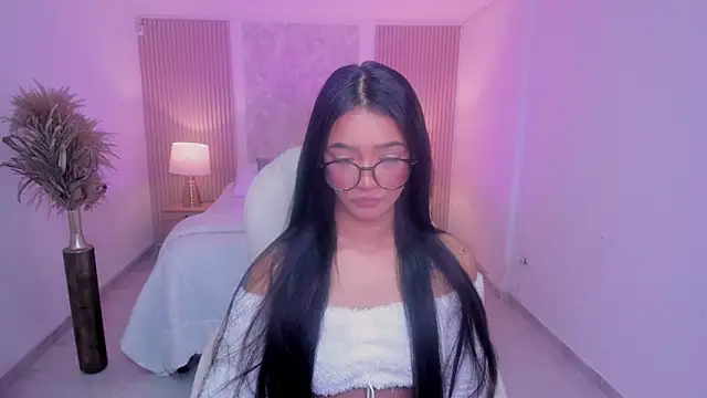 Snapshot of kylie_collins chatting on 05-20-26, 03:24 kylie collins online show from 05-20-26, 03:24