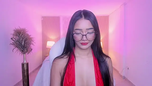 Snapshot of kylie_collins chatting on 05-21-26, 03:24 kylie collins online show from 05-21-26, 03:24