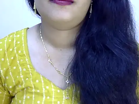 Snapshot of Muskan_Jha chatting on 05-24-26, 01:32 Muskan Jha online show from 05-24-26, 01:32