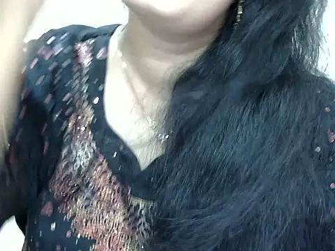 Snapshot of Muskan_Jha chatting on 06-12-26, 01:21 Muskan Jha online show from 06-12-26, 01:21