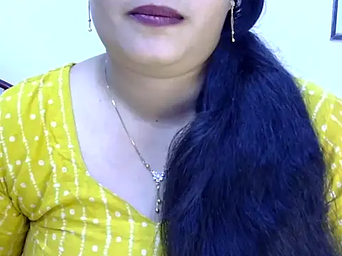 Snapshot of Muskan_Jha chatting on 06-16-26, 12:41 Muskan Jha online show from 06-16-26, 12:41