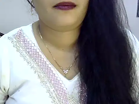 Snapshot of Muskan_Jha chatting on 06-19-26, 02:27 Muskan Jha online show from 06-19-26, 02:27