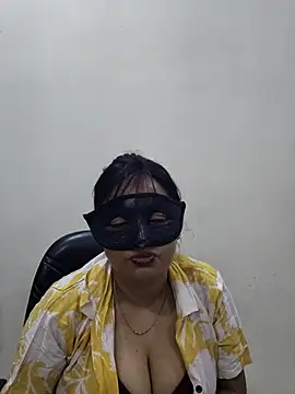 Snapshot of Cute-richa1 chatting on 02-19-26, 05:31 Cute-richa1 online show from 02-19-26, 05:31