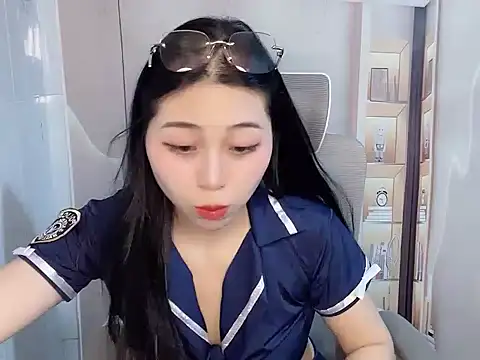 Lousii online show from 04-26-26, 02:31